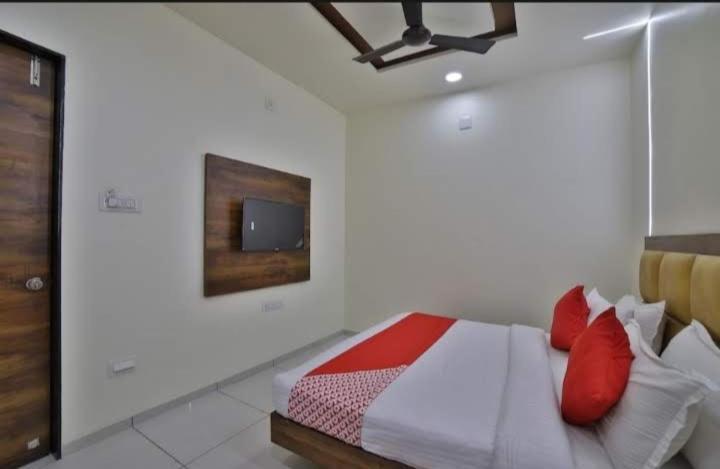 Hotel Kailash Virpur Buitenkant foto