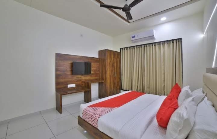 Hotel Kailash Virpur Buitenkant foto