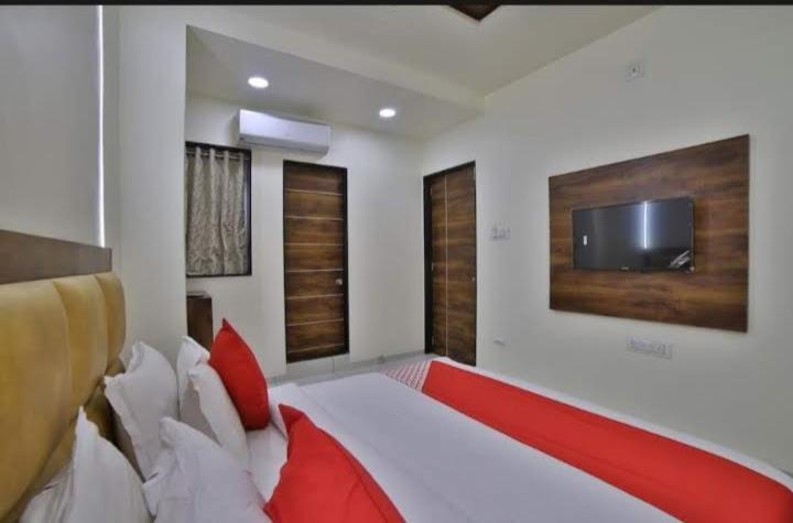 Hotel Kailash Virpur Buitenkant foto